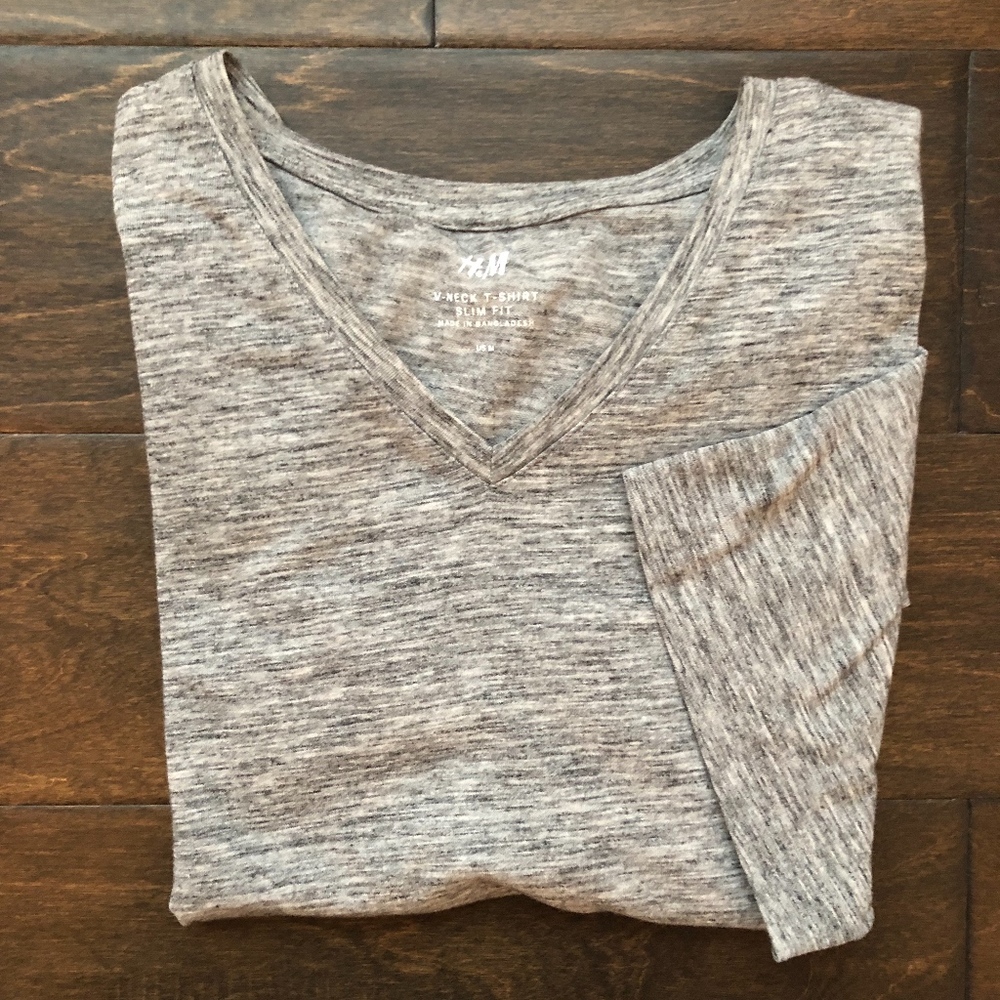 H&M Classic V Neck Tshirt - Picture 3 of 3